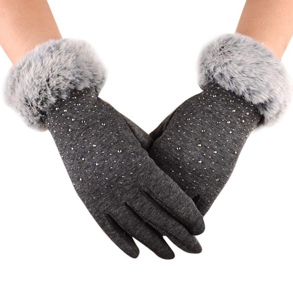 NWT Gray Faux Fur Trim Touchscreen Gloves - Picture 2 of 4